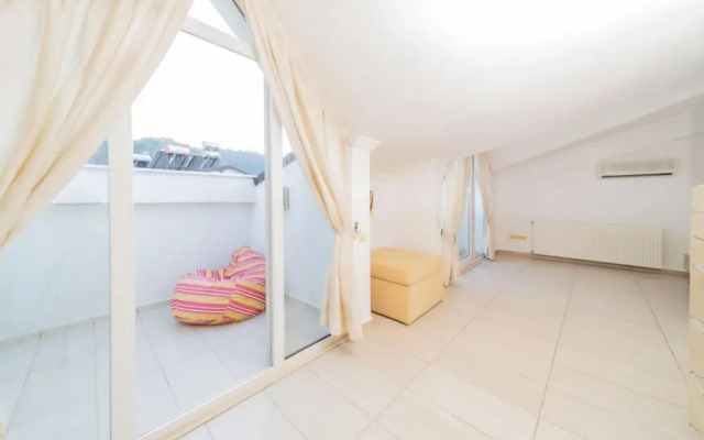 Central Villa With Garden and Pool in Kemer