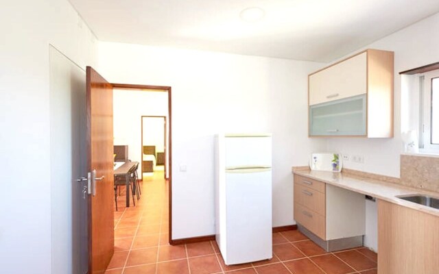 House With 2 Bedrooms in Carvoeira, With Furnished Terrace and Wifi