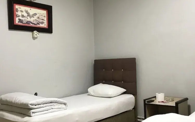 Ari Hotel