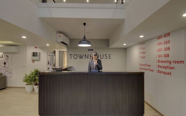 OYO Townhouse 150 Hotel Sahaj Palace