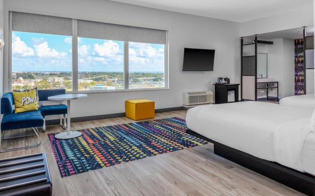 Aloft Dallas Arlington South