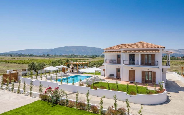 Villa Melograno I with private swimming pool