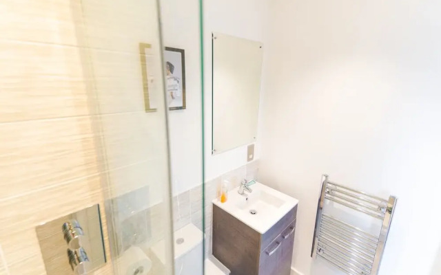 Modern Apartment in Salford, Manchester, UK