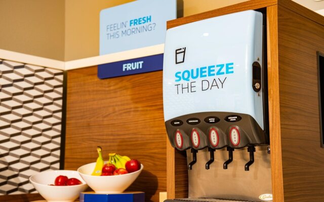 Holiday Inn Express Hotel & Suites Wausau by IHG