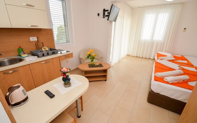Apartments Ivanovic - Studio With Balcony and sea View