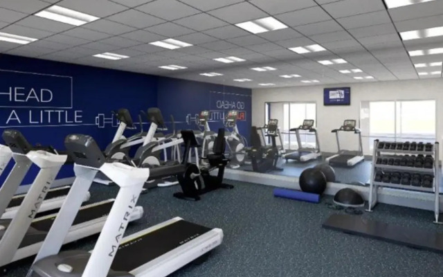Holiday Inn Express & Suites Hawaiian Gardens