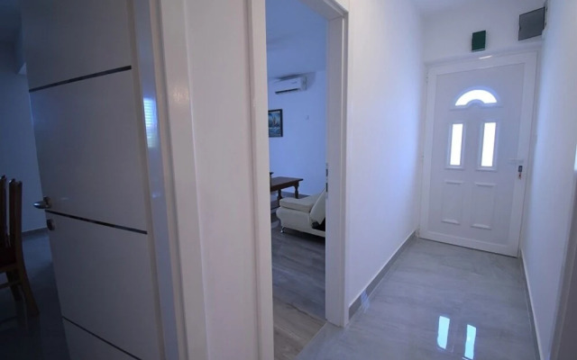 Branka - 80 m From Beach - H