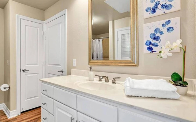 FRONTDESK Calais Midtown Apts Houston