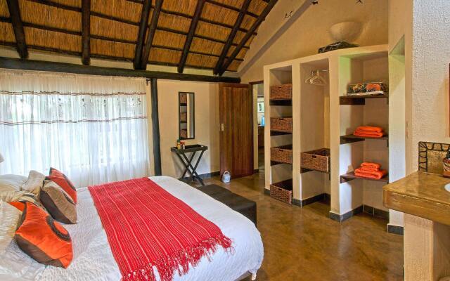 Raptor Retreat Game Lodge