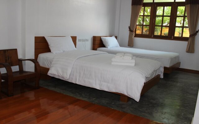 Tree Home Plus Home Stay