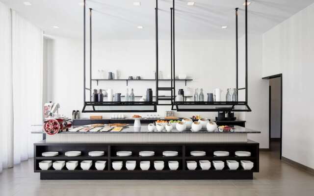 AC Hotel Tampa Airport