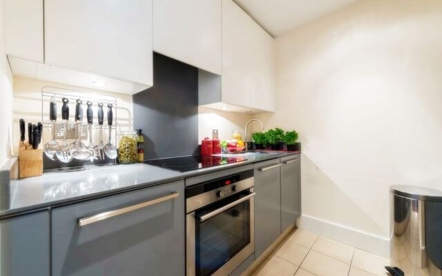 Urban 1 Bed Apartment Near Westminster