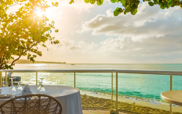 Travellers Beach Resort