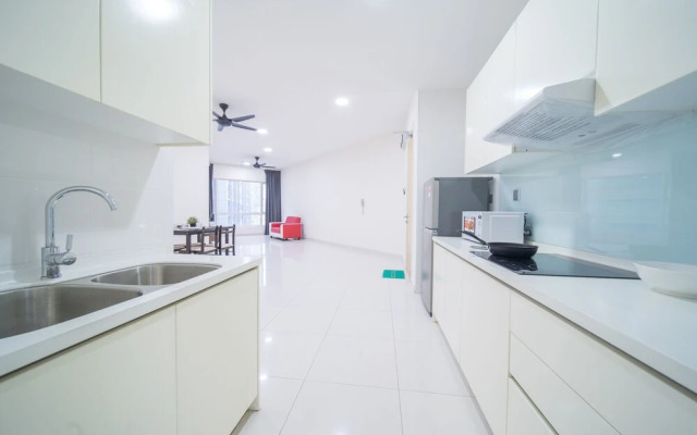 OYO Home 89449 Fancy 2 Bedroom Crest Residence
