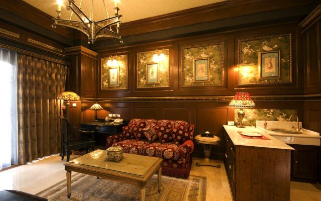The Old England Manor