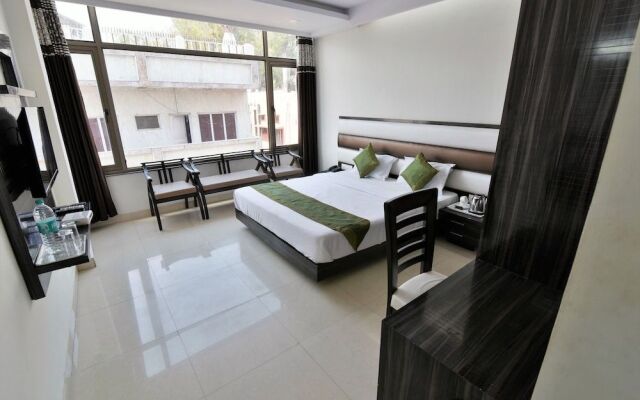 Anand Niketan By Bonjour - On The Ganges