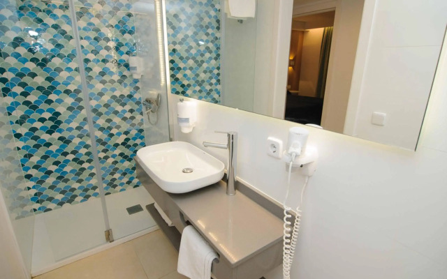 Poniente Playa Aparthotel