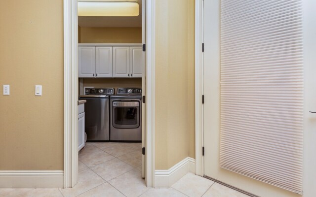 Rvh_374r Golden 6 Bedroom Home