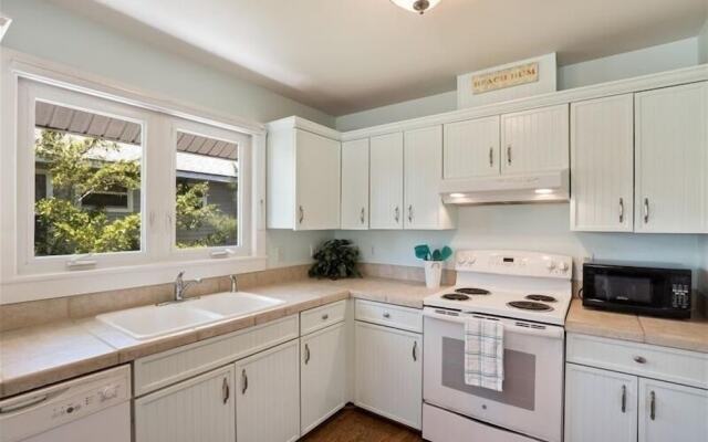 Coconut 3 Bedroom Home by RedAwning