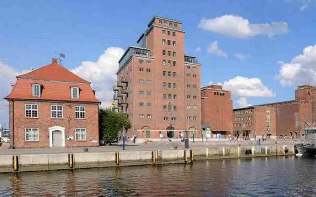 Nice Holiday Home With Port View