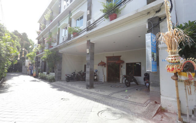 RedDoorz near Pantai Double Six