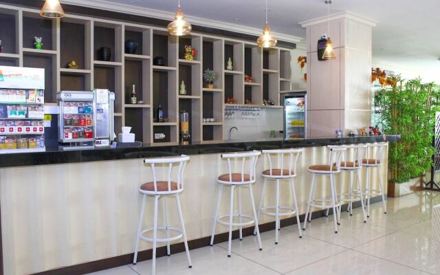 Hotel Puri Indah & Convention