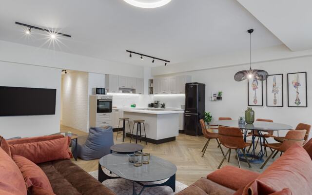 Acropolis Premium Residence