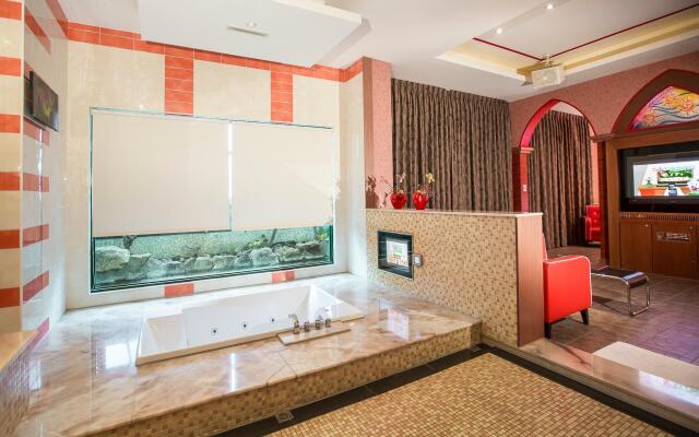 MoonArea Business Leisure Motel