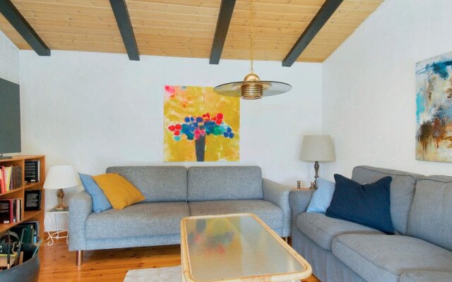6 Person Holiday Home in Dronningmolle