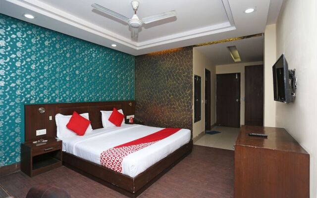 Oyo 15096 Hotel Daya Continental
