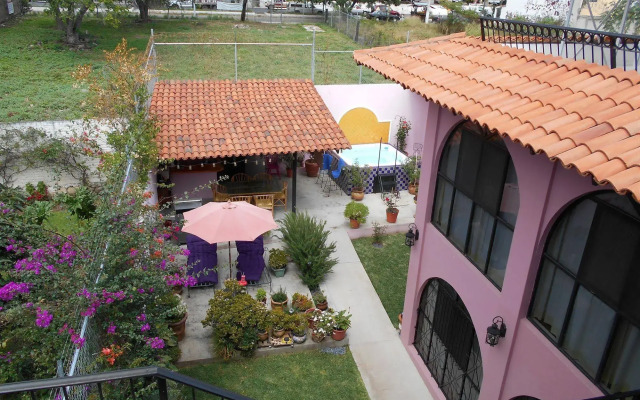 Lolitas Inn
