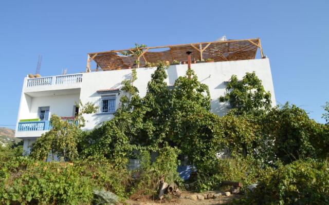 Ali Baba complete Apartment Hostel 8Person