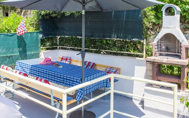 Studio Next to the Beach w Terrace and Parking