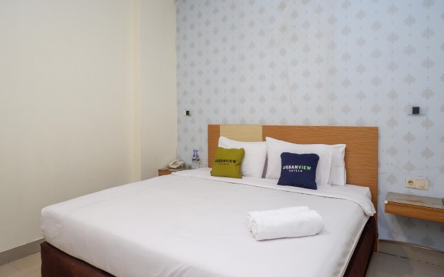 Urbanview Hotel Ruby Makassar