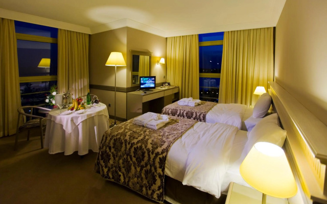 Fantasia Deluxe Hotel