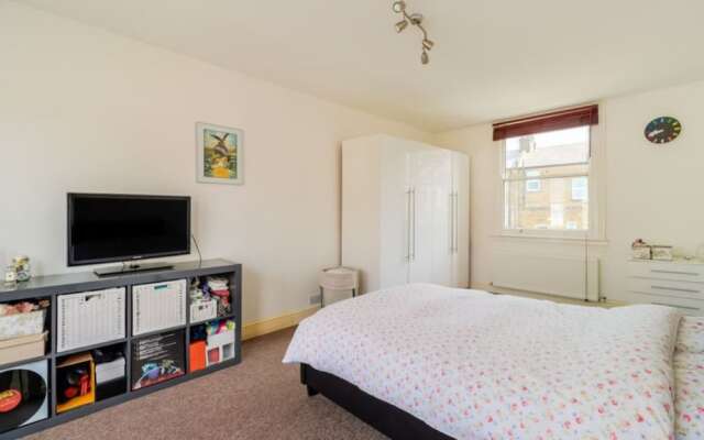 5 Bedroom House With Patio in Brixton