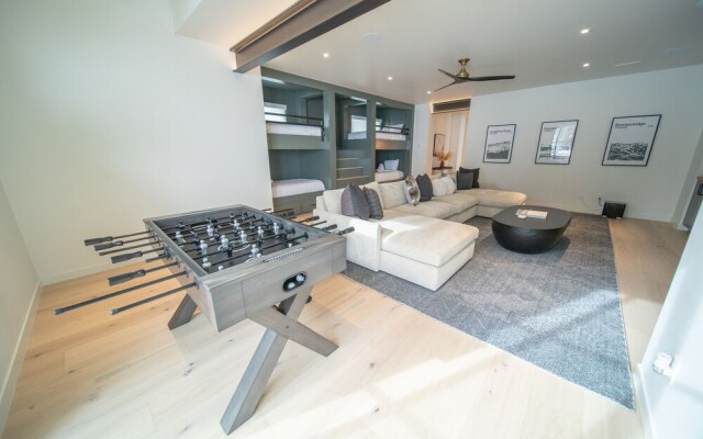 Wolf Rock Home 82