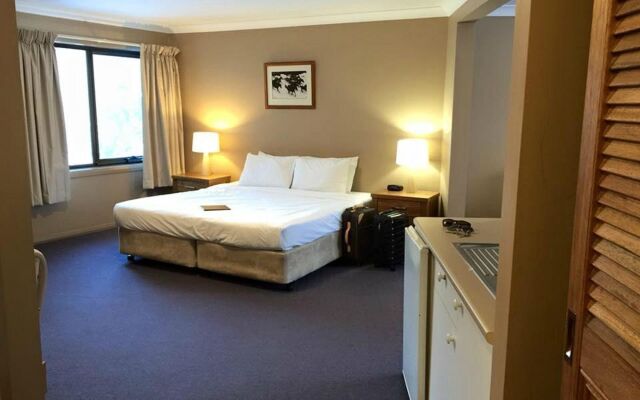 Man From Snowy River Hotel