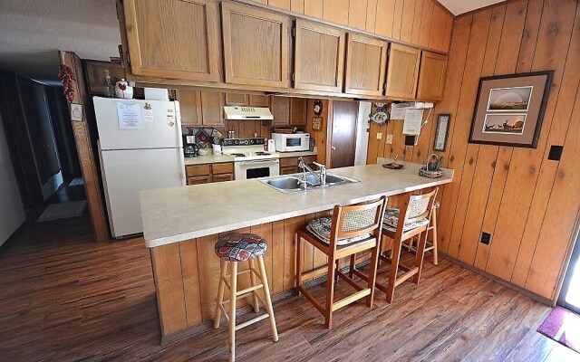 100 Whitt Retreat - Three Bedroom Cabin