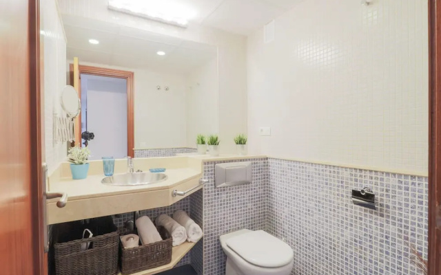 Promenade Two Bedroom Apartment Rincon de la Victoria