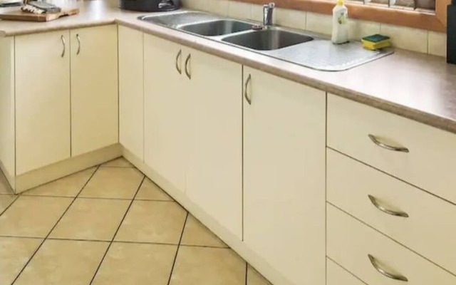 Rye Sleeps 10, Great Weekender