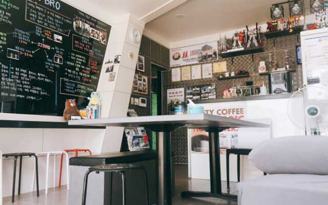 JJBro Hostel Guest House