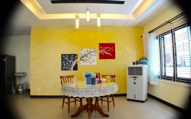 4 Bedroom House at Skytrain