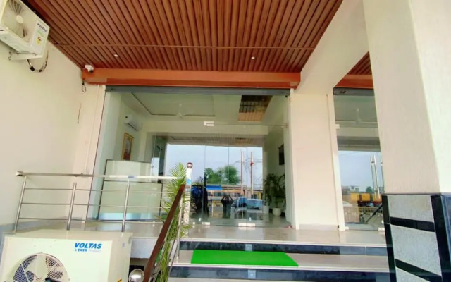 Hotel Giriraj Palace