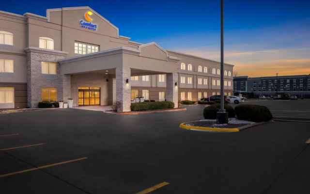 Comfort Inn & Suites Decatur - Forsyth