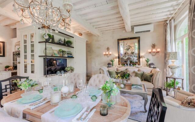 La Casina in Lucca With 2 Bedrooms and 3 Bathrooms