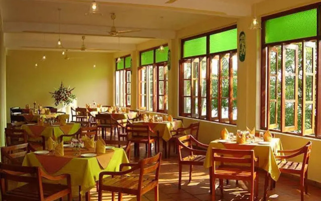 Hotel Randiya