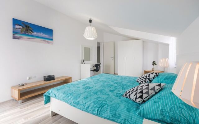 Amazing Home in Pula With Wifi and 4 Bedrooms