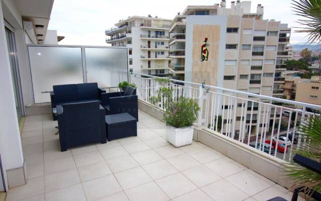 Vaneau agréable 3P sur la croisette, spacieuse terrasse