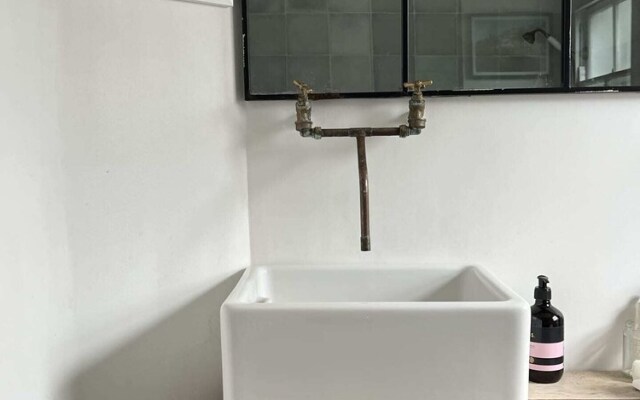 Bright 2 Bedroom Flat in Lower Clapton